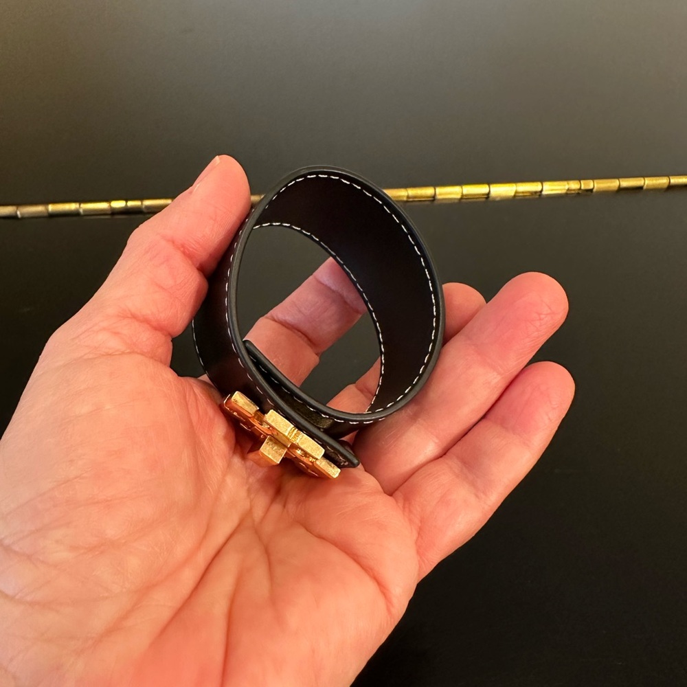 Tory Burch Authentic Luxe NWT Timeless Black Kira Turn-Lock Leather Bracelet - Picture 15 of 17